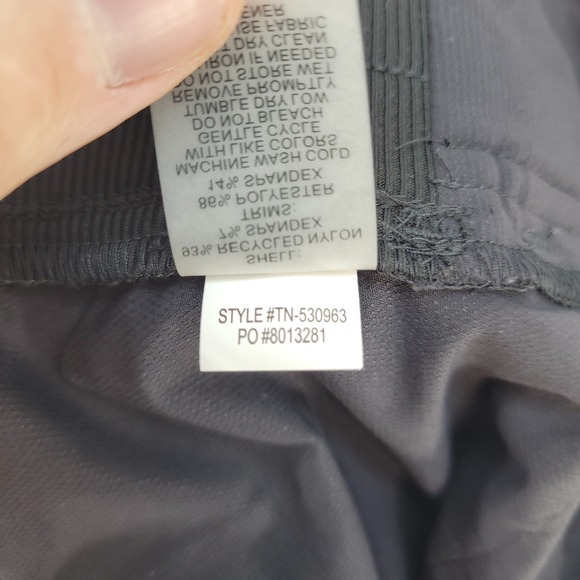 Title Nine Recycled Clamber 2.0 Hiking Capris Womens 8 Black Lightweight - Picture 7 of 12